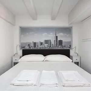 Nest For 2 In Fashion District Via S Cecilia Apartment Milan